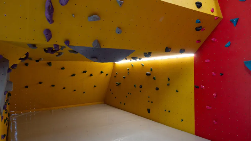 Bebloc Indoor bouldering center in Namur 2
