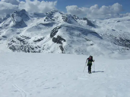Excursión de esquí de montaña de 3 días en Fanes (Dolomitas)