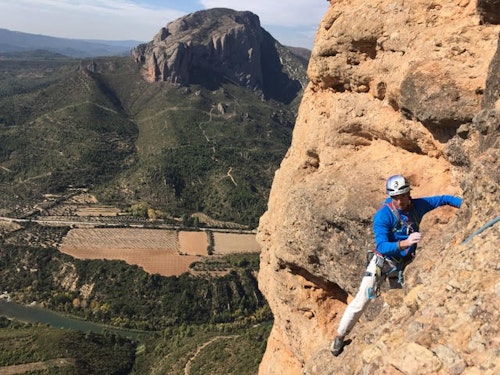 2-day Rock climbing in Mallos de Riglos in Spain