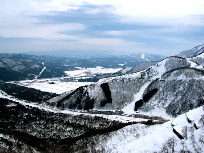 Half-day Riding in Hakuba with the top male FWQ snowboarder in Japan