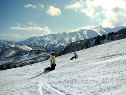 Ride in Hakuba for a day with the top male FWQ snowboarder in Japan