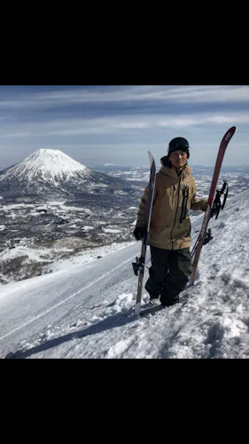 Skiing in Hokkaido with the top male FWT skier in Japan (half-day)