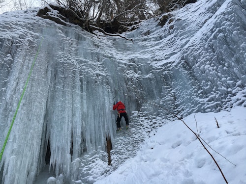 1-day Ice Climbing in Ofuyu, near Sapporo (Hokkaido)