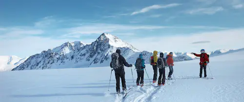 Excursión de 5 días de esquí de travesía y viaje por carretera bajo las auroras boreales en Noruega