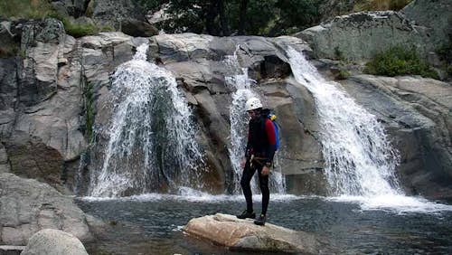 1-day canyoning and rappelling in Papuos, Valle del Jerte (Gredos)