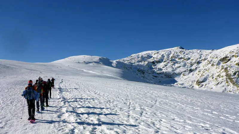 2-days-snowshoeing-sierra-de-gredos-spain