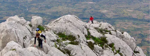 Ascenso de 1 día a Punta Cusidore en Cerdeña, Arista NW