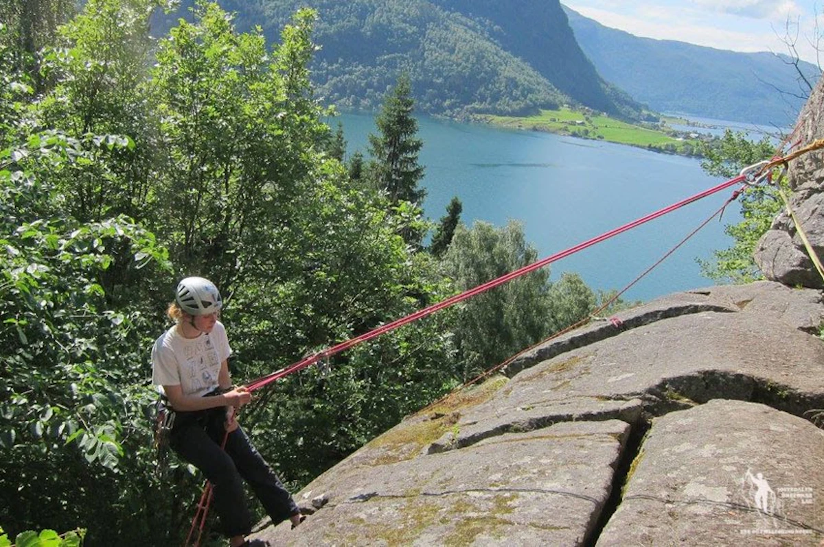 Jostedalen (Hurrungane) 3-day guided rock climbing course