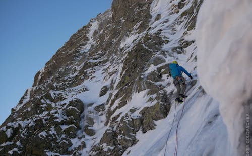 3-day Winter ascent on Lespezi (Caltun) North Face, Fagaras Mountains