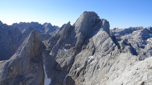 Torre Cerredo Guided ascent in Picos de Europa