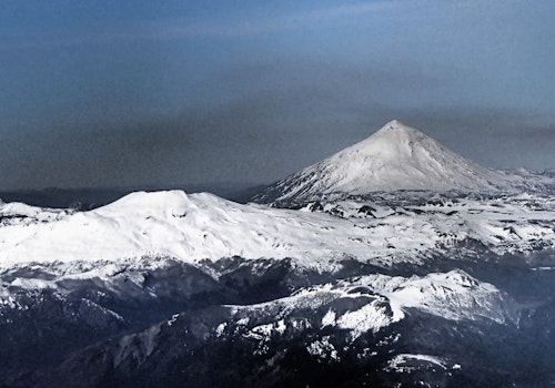Skiing on the Lanin Volcano, 2-day trip from Bariloche