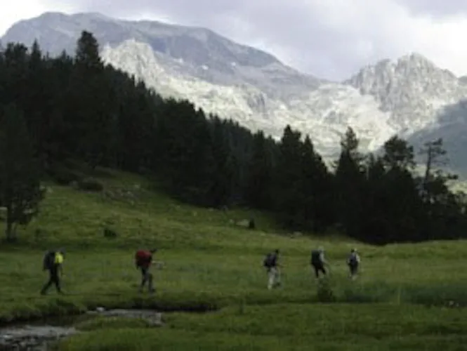 Ruta de los Tres Refugios: 4-day trek in Posets-Maladeta Natural Park