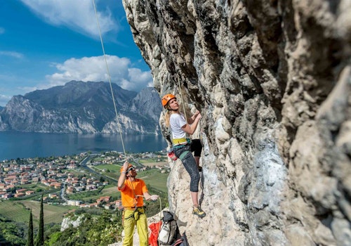 3 half-days of Basic rock climbing course in Arco