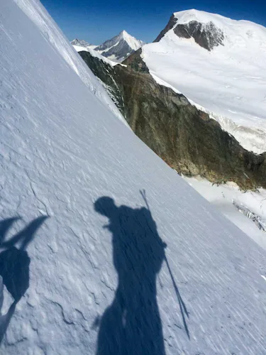 Rope on a glacier course