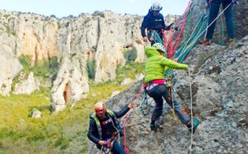 1-day self-rescue practice for rock climbers in Calcena