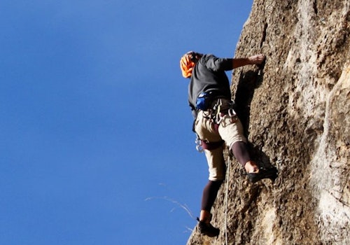 Rock climbing day for beginners in Calcena, Spain