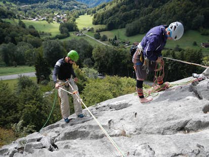 2-day multi-pitch rock climbing course near Geneva (Level II)