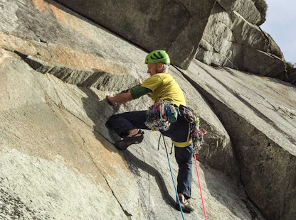 Intro to trad climbing in Orco Valley or Val di Mello