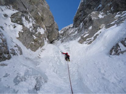 Winter alpinism in Peña Telera, Spanish Pyrenees