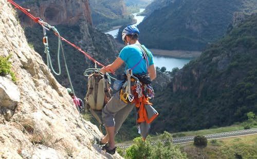 Solitary rock climbing 1-day course near Calcena, Spain