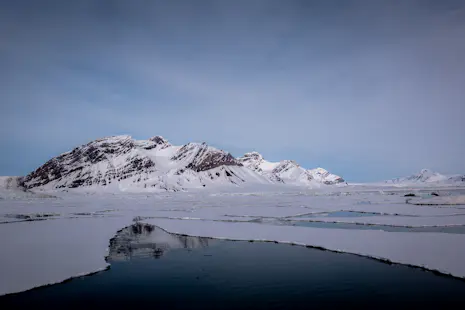 Splitboarding and sailing tour in Svalbard, Norway