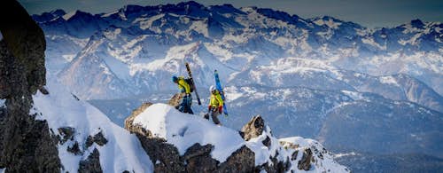 Winter mountaineering courses in Canada