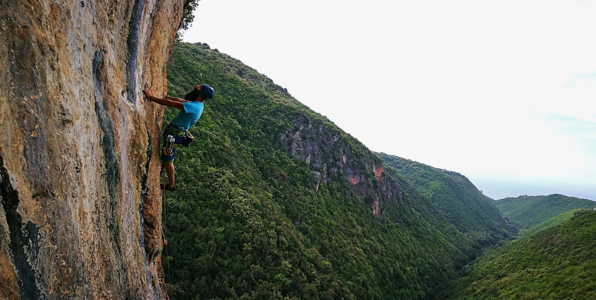1-day intro to multi-pitch climbing in the Sorrento Peninsula 1