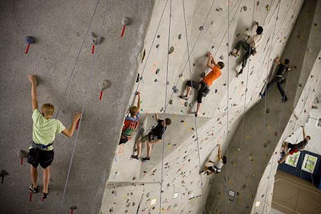 Half-day Indoor climbing lesson in Turin, Italy