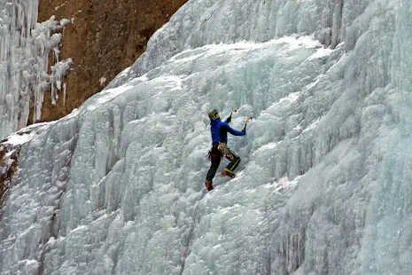 6-day Ice Climbing Expedition in the Dolomites
