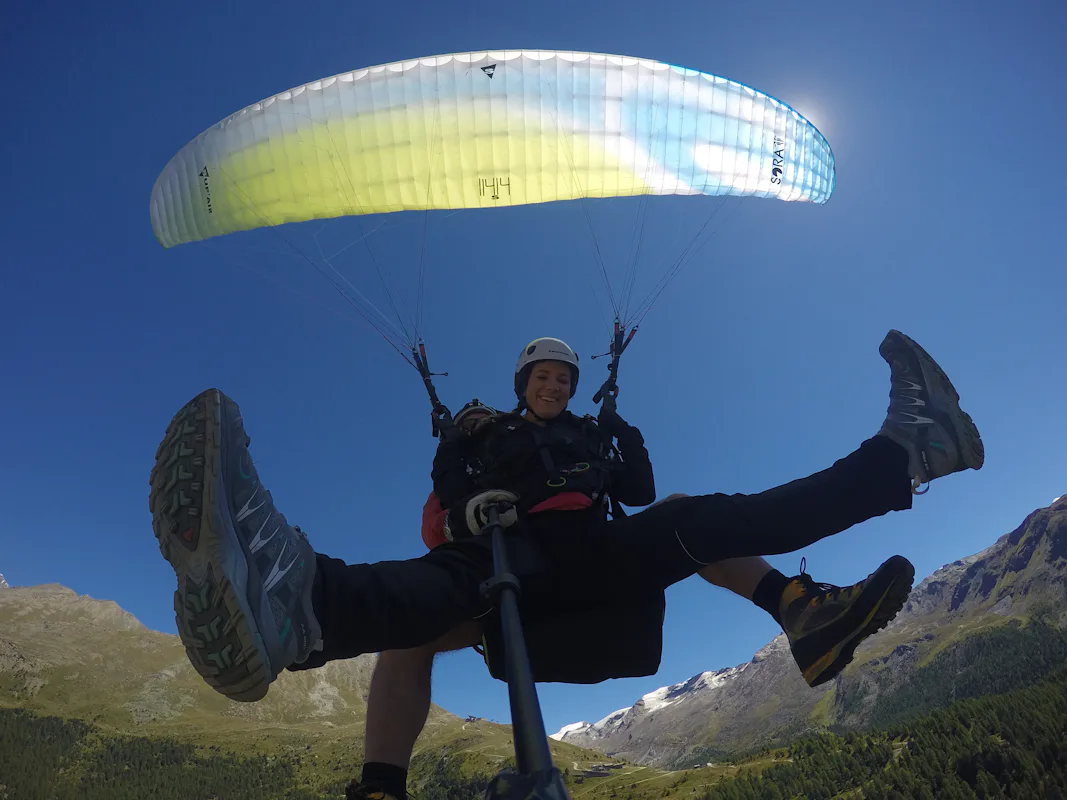 Paralpinism: Trek and paraglide from the top of Breithorn | Switzerland