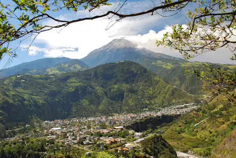 1-day Trail running trip around Baños, Ecuador