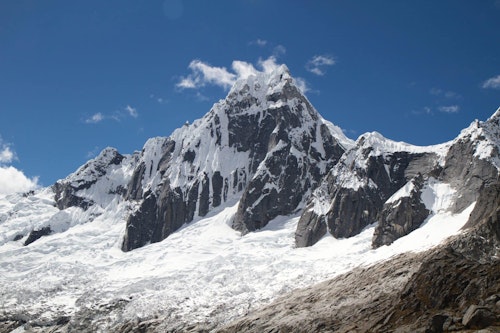 Vallunaraju, Cordillera Blanca, 2 Day Guided Ascent