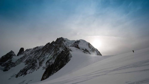 Aiguille du Midi 1-day climb via the Cosmiques Ridge
