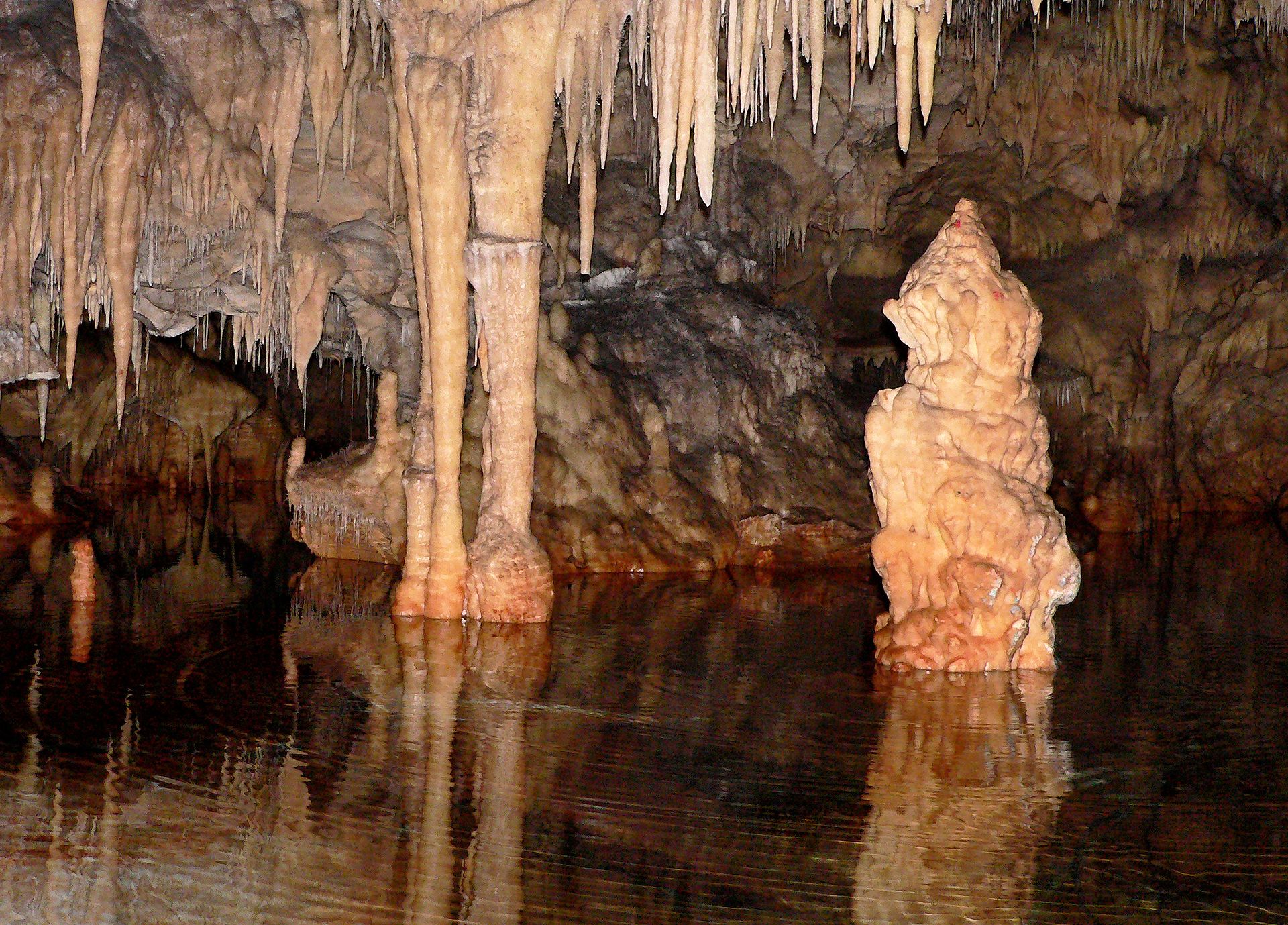 worley's cave tour