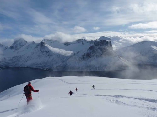 Voyage avec un guide de 8 jours en ski de randonnée à Senja, Norvège