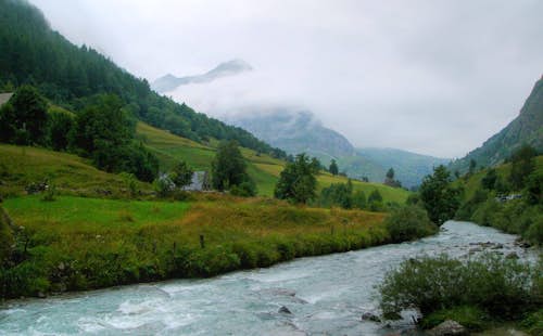 Gavarnie-Ordesa-Vignemale 13-day guided trek in the Pyrenees