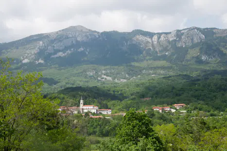 Vipava Valley 1-to-3-day guided hiking tour, Slovenia