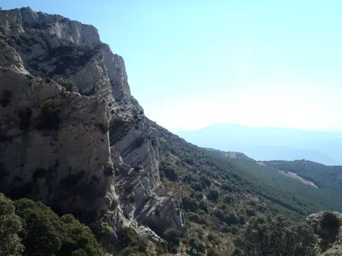 Montsec y Montserrat 1+día de escalada en roca guiada