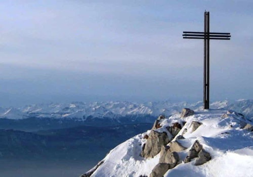 8-day high alpine trek in the Dolomites