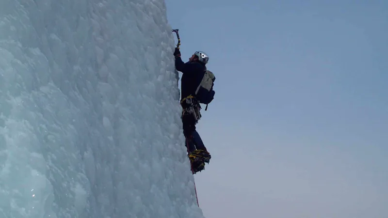 1-day ice climbing tour in Mendoza 4