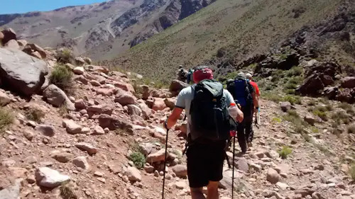 Trek de medio día en la precordillera de los Andes