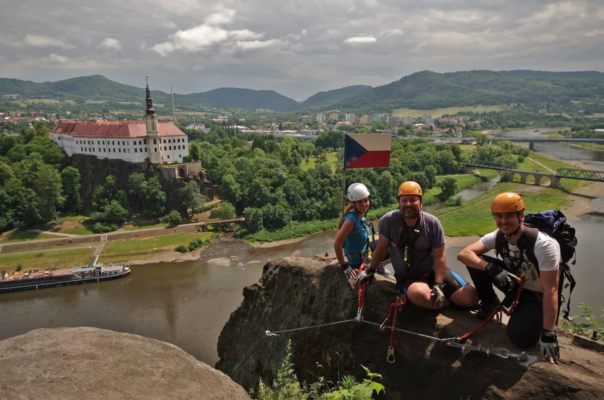 Excursion avec un guide d'une journée en Via Ferrata à Děčín, République tchèque | undefined