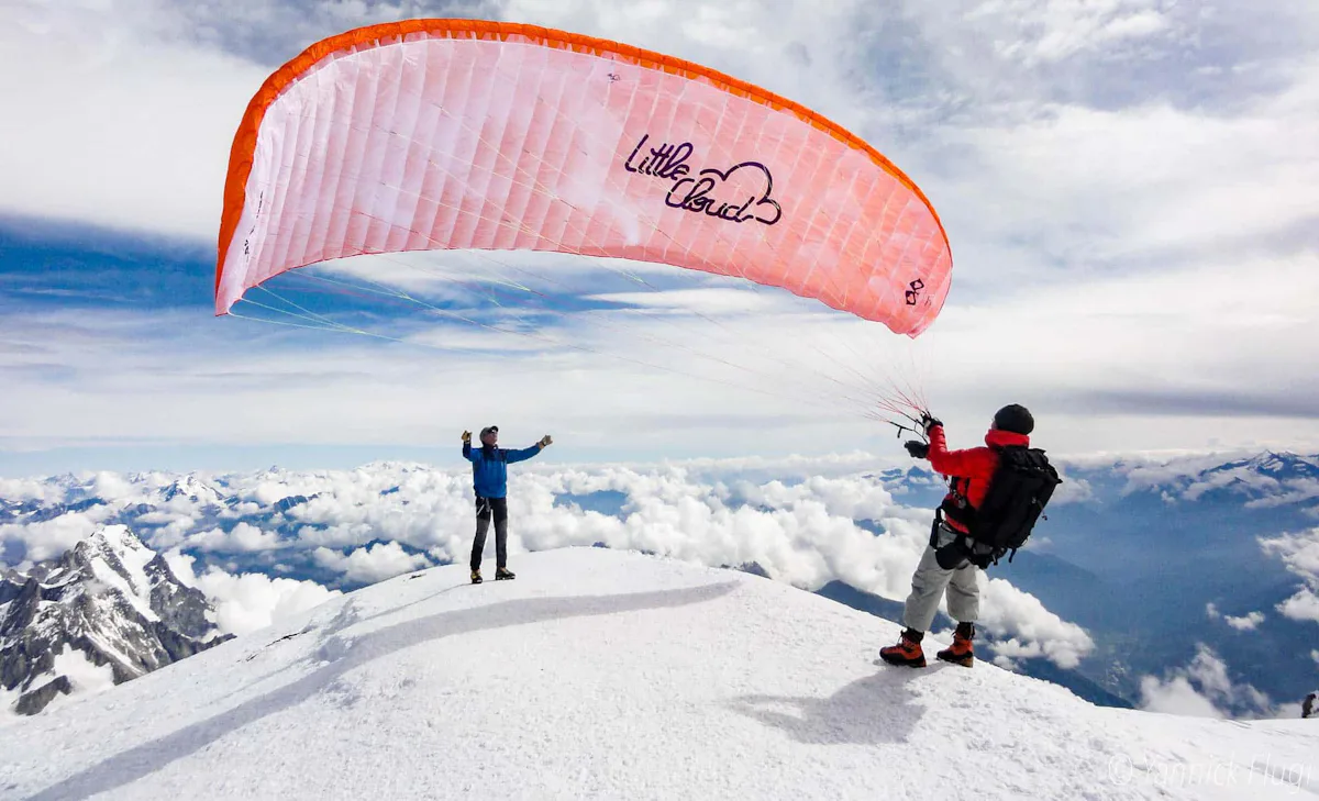 Ascension du Mont Blanc avec un guide et descente en parapente | France