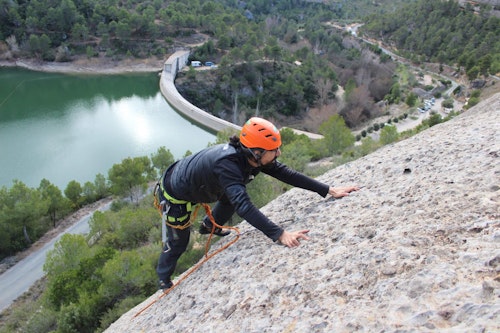 Rock climbing initiation course in Catalonia