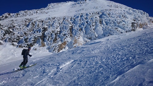 4-day guided ski tour around the Gemmi Pass for beginners