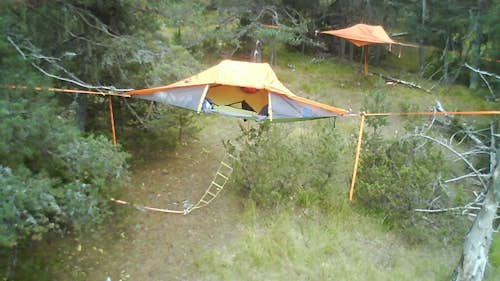 Hiking and hanging tents in Verdon Valley France