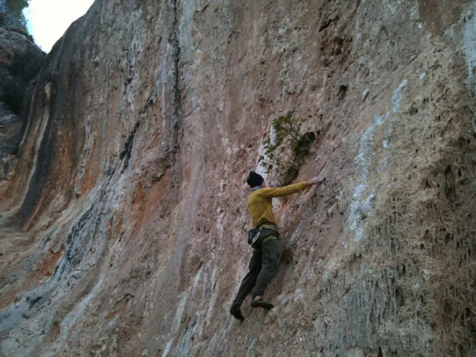 Private guiding in Spain (rock climbing, canyoning and via ferrata)