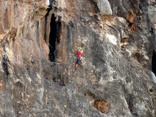 Guía privada en España (escalada en roca, barranquismo y vía ferrata)