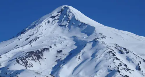 Lanin Volcano guided splitboarding ascent in 4 days