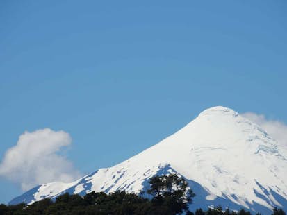 Guided splitboarding tour in the Chilean Volcanoes, 8 days